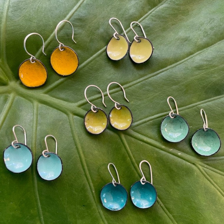 Small Short Flower Cup Earrings