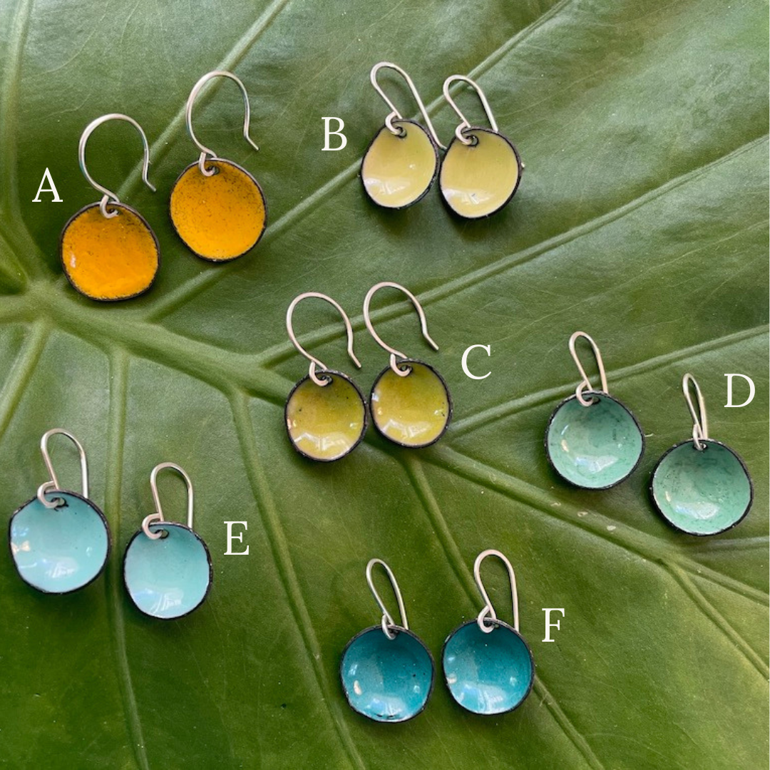 Small Short Flower Cup Earrings